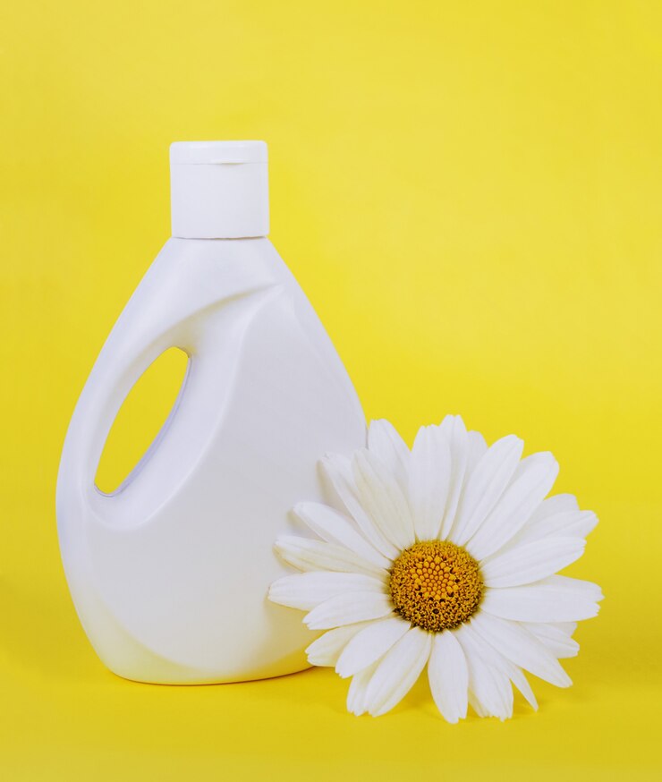 خرید عمده مایع لباسشویی 2.5 لیتری تولید داخلی 3 bottle liquid soap with daisy 259229 67