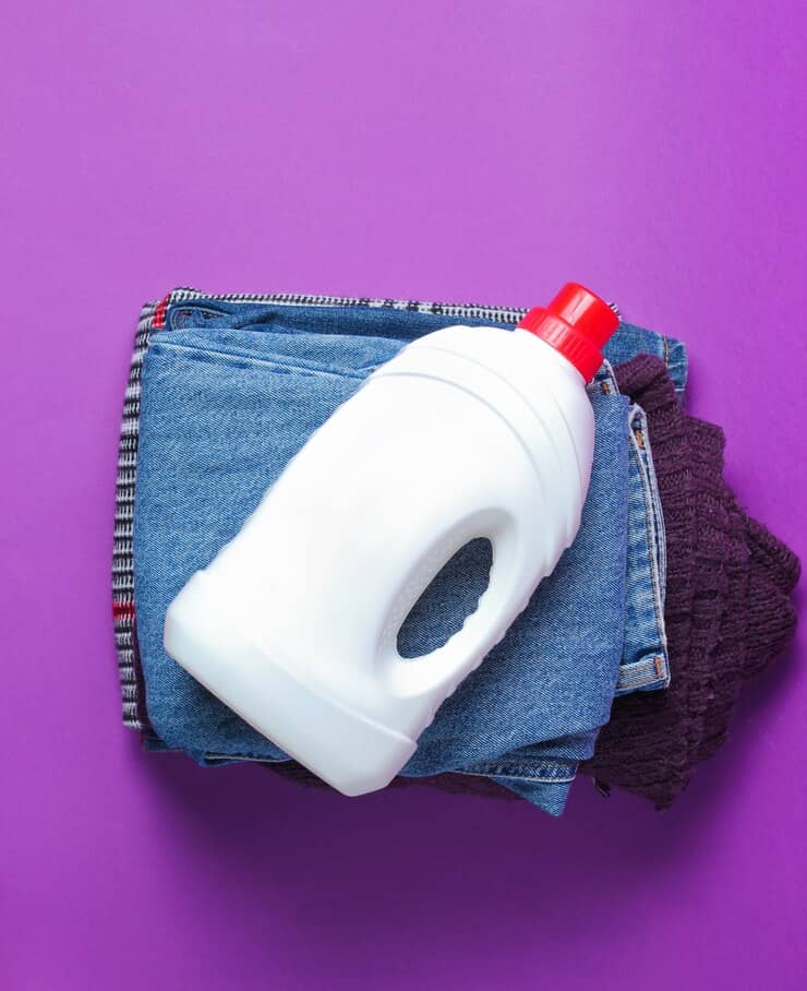 سفارش مایع لباسشویی خوب انتخاب افراد هوشمند 1 bottle washing gel stack clothes purple table 175682 5254 1 1