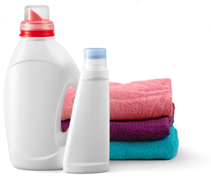 سفارش مایع لباسشویی ملایم بدون رایحه زننده 3 bottles towels isolated 93675 85486 1