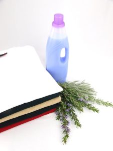 استعلام قیمت مایع لباسشویی ۲۶۵۰ گرمی مناسب شستشوی روزانه