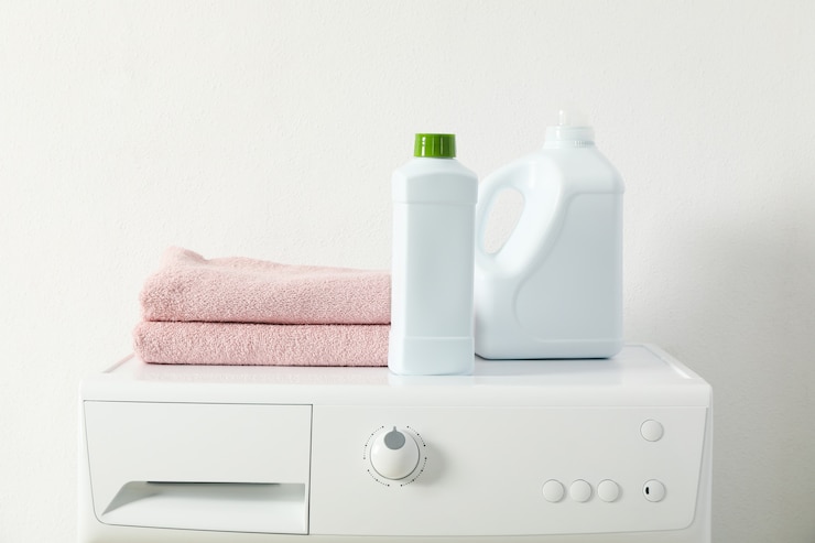 فروش عمده مایع لباسشویی غلیظ با فرمولاسیون نوین 1 detergents towels washing machine space text 185193 10006