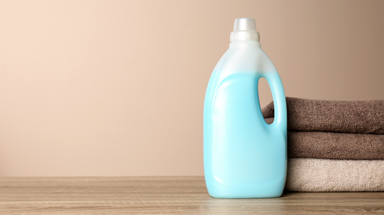 قیمت خرید مایع لباسشویی ارگانیک + فروش ویژه 3 ditch the fabric softener 1621870619 1