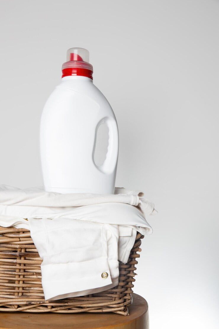 freshly washed white laundry with detergent 410521 1334 1