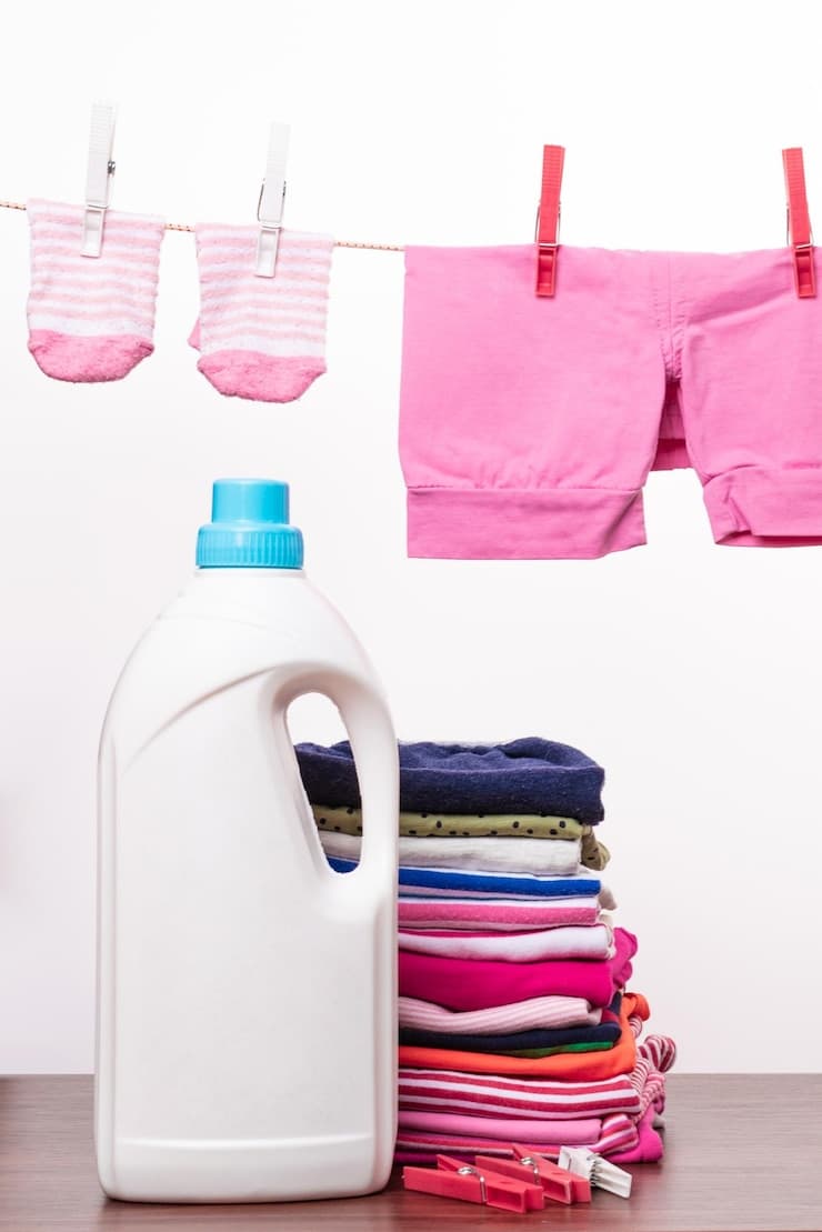laundry bottle liquid detergent washing gel fabric softener mockup washing baby clothes 653240 157 2 1