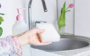 مایع ظرفشویی ضد حساسیت دست ملایم و محافظ پوست با کف نرم و تمیزکنندگی بالا