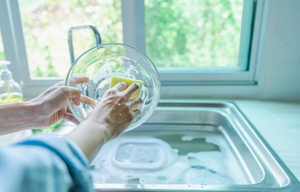 مایع ظرفشویی سیب رایحه خوش طراوت با کف غلیظ و پاک کنندگی مؤثر