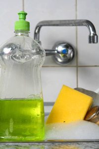 مایع ظرفشویی حاوی نرم کننده محافظ پوست با کف غلیظ و تمیزکنندگی آسان