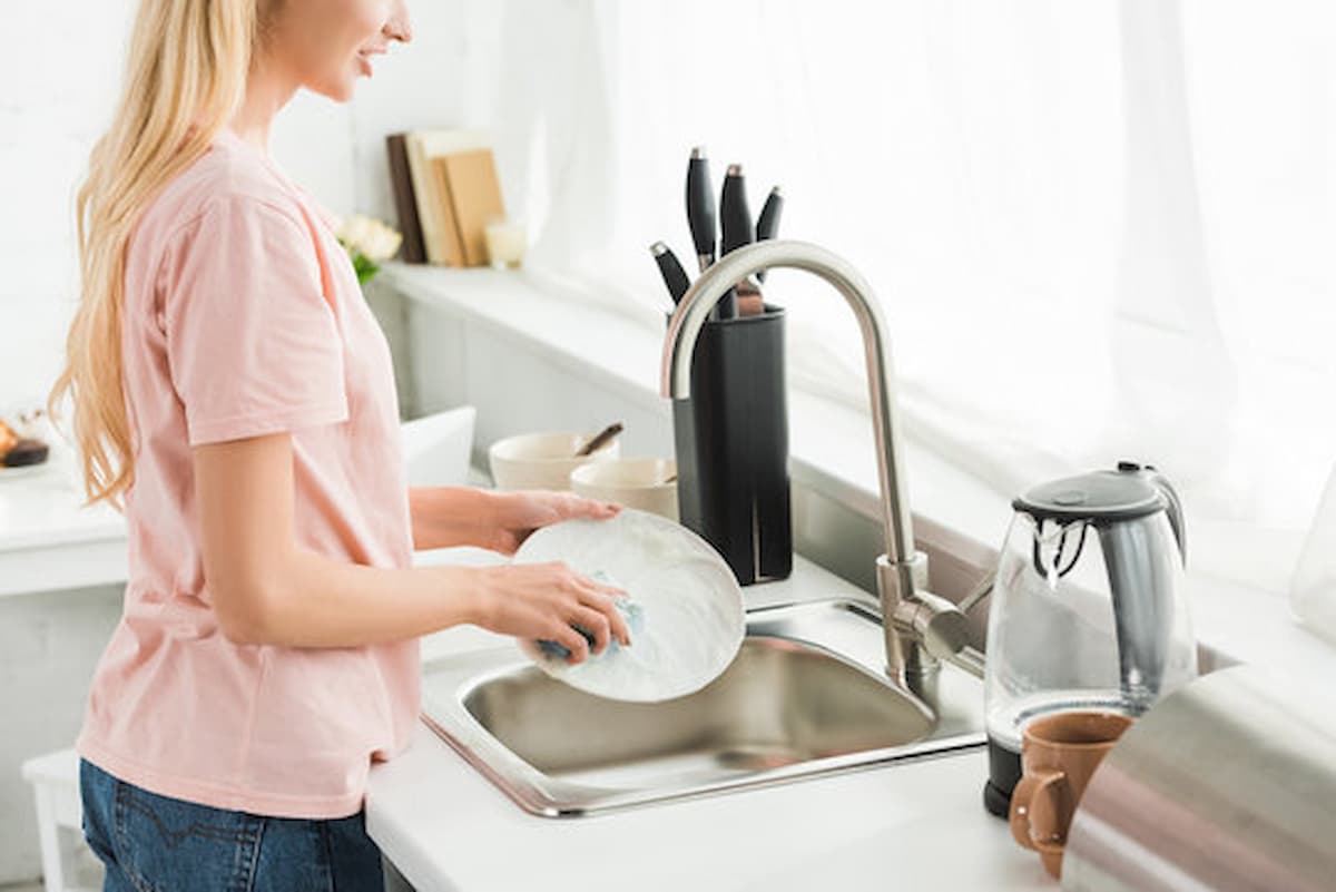 مایع ظرفشویی با رایحه توت فرنگی
